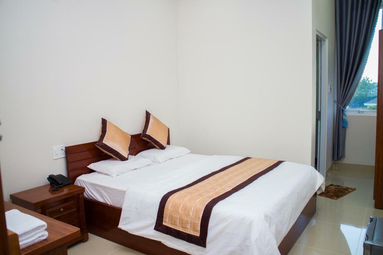 Hotel Nguyen Phuoc Pleiku Zewnętrze zdjęcie