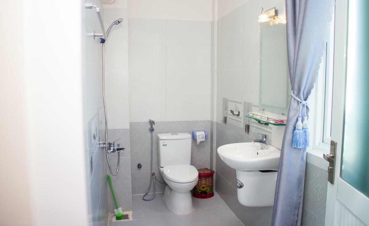 Hotel Nguyen Phuoc Pleiku Zewnętrze zdjęcie